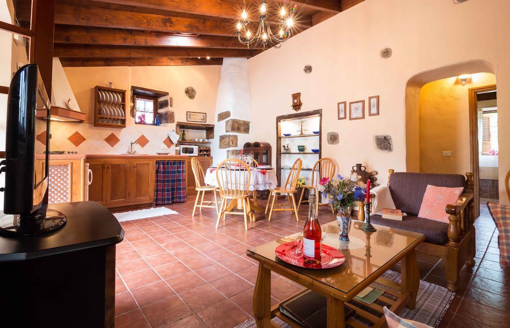 Finca El Picacho Apartments In The Countryside 2 Km From The Beach Tejina Bagian luar foto